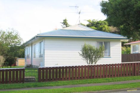 Photo of property in 3 Kaitangata Crescent, Kelson, Lower Hutt, 5010