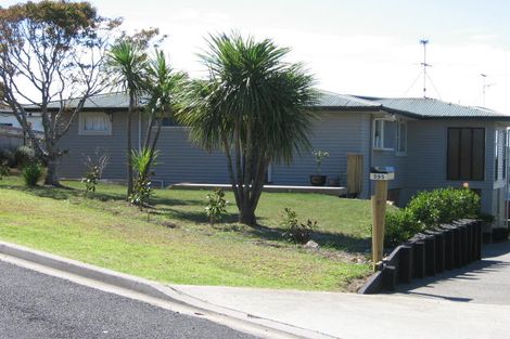 Photo of property in 1/595 East Coast Road, Browns Bay, Auckland, 0632