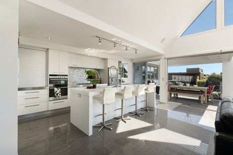 Photo of property in 116 Karewa Parade, Papamoa Beach, Papamoa, 3118