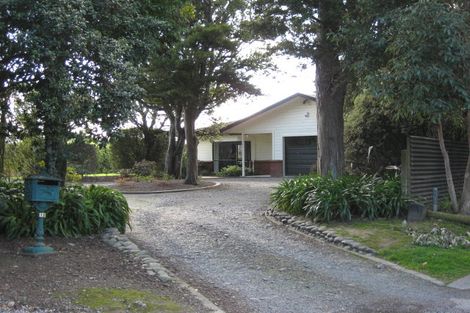 Photo of property in 12 Pain Street, Bulls, 4818