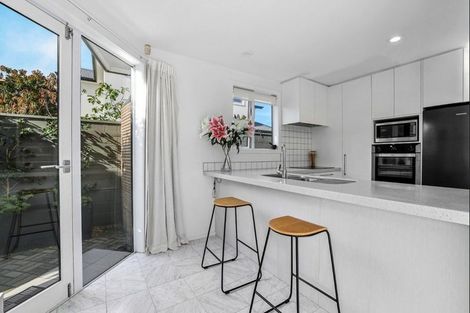 Photo of property in 1/34 Aikmans Road, Merivale, Christchurch, 8014