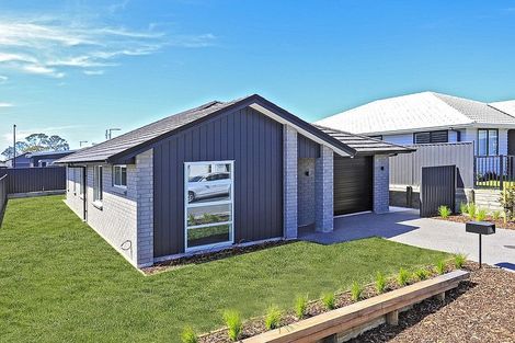 Photo of property in 20 Pioneer Crescent, Omokoroa, 3114
