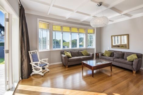 Photo of property in 19 Hamana Street, Narrow Neck, Auckland, 0622