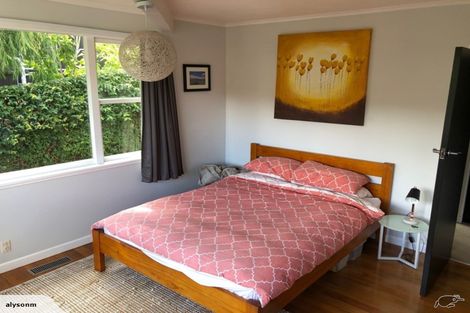 Photo of property in 66 Heathcote Road, Castor Bay, Auckland, 0620