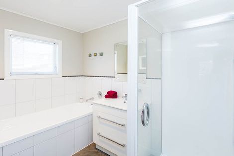 Photo of property in 17 Kiwi Street, Heretaunga, Upper Hutt, 5018