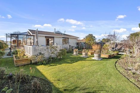 Photo of property in 2/135 Sawyers Arms Road, Northcote, Christchurch, 8052