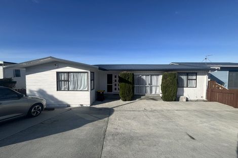 Photo of property in 30 Akaroa Drive, Maupuia, Wellington, 6022