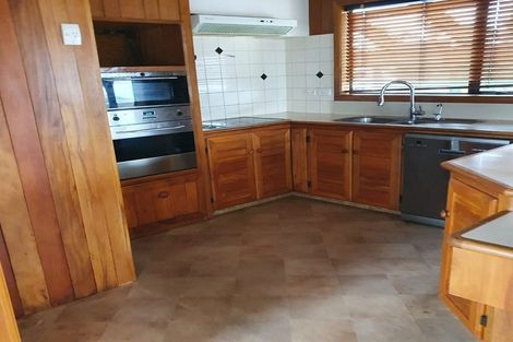 Photo of property in 1 Millen Place, Clarks Beach, 2122