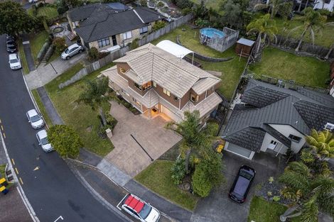 Photo of property in 5 Baulcomb Parade, Windsor Park, Auckland, 0632