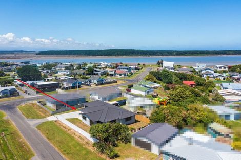 Photo of property in 34 Roore Street, Foxton Beach, Foxton, 4815