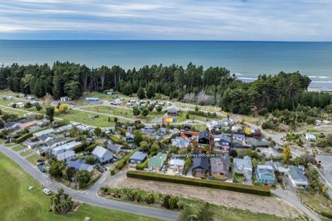 Photo of property in 5 Beach Crescent, Waikuku Beach, 7473