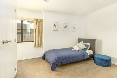 Photo of property in 22 Bluewater Place, Paraparaumu, 5032