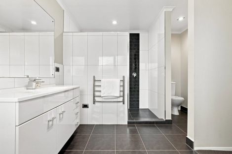 Photo of property in 2 Flavell Drive, Orewa, 0931