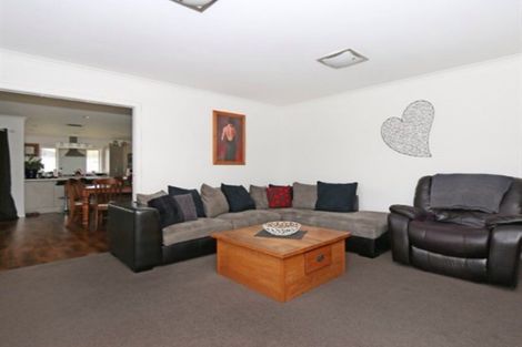 Photo of property in 4 Galea Grove, Kelvin Grove, Palmerston North, 4414