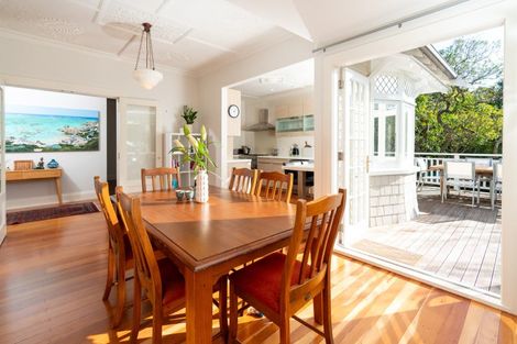 Photo of property in 184 Wadestown Road, Wadestown, Wellington, 6012