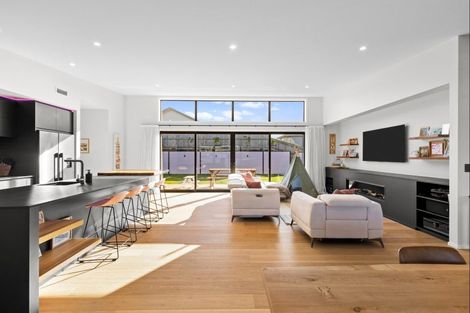 Photo of property in 7 Edenmore Terrace, Fitzherbert, Palmerston North, 4410