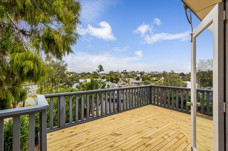 Photo of property in 52 Bay Street, Red Beach, 0932