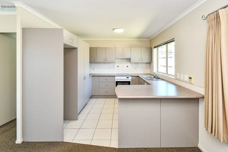 Photo of property in 2 Carisbrook Crescent, Papakura, 2110