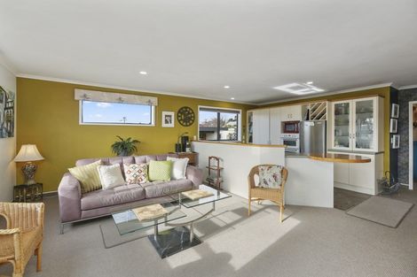 Photo of property in 2/75 Hine Street, New Plymouth, 4310