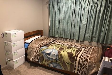 Photo of property in 20a Malmo Place, Massey, Auckland, 0614