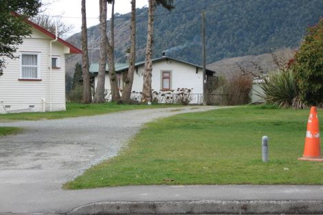 Photo of property in 97 Fairfax Street, Murchison, 7007