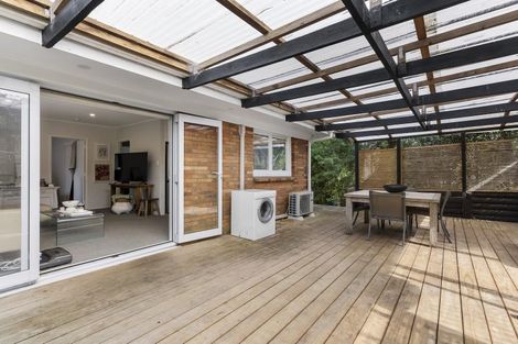 Photo of property in 2/30 Diana Drive, Glenfield, Auckland, 0627