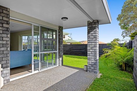 Photo of property in 33 Maygrove Drive, Orewa, 0931