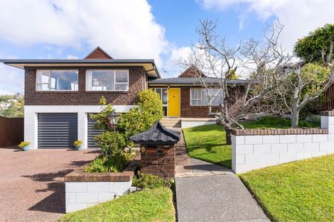 Photo of property in 8 Helvetia Drive, Browns Bay, Auckland, 0630