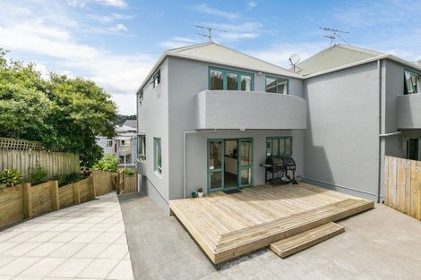 Photo of property in 1 Oak Grove, Mount Cook, Wellington, 6011