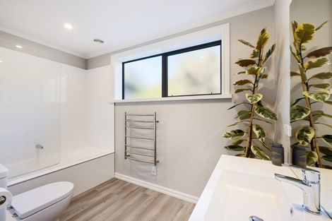 Photo of property in 170 Mount Pleasant Road, Mount Pleasant, Christchurch, 8081