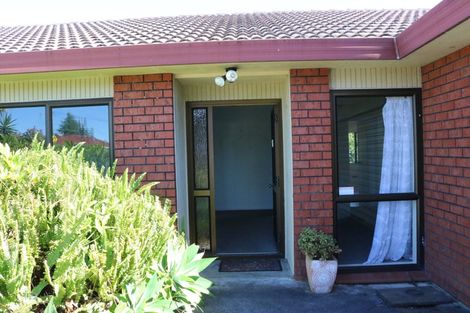 Photo of property in 112 Hutchinsons Road, Bucklands Beach, Auckland, 2014