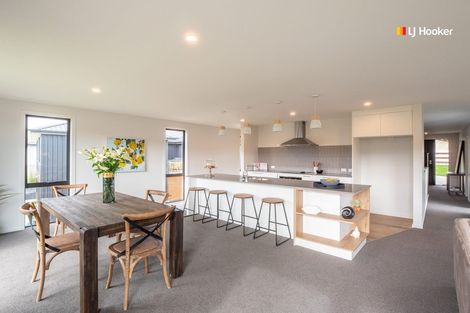 Photo of property in 27 Grandvista Drive, Green Island, Dunedin, 9018