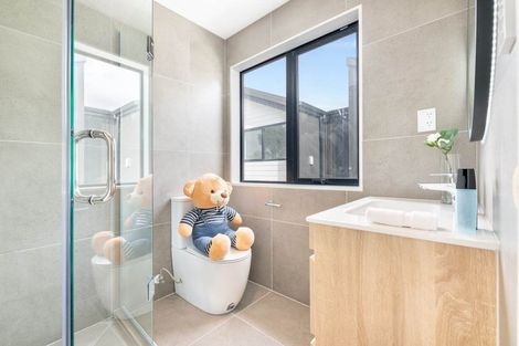 Photo of property in 43f Bodi Place, Te Atatu South, Auckland, 0610