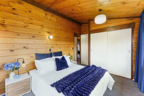 Photo of property in 21 Awanui Drive, Waikanae, 5036