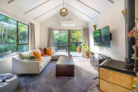 Photo of property in 2/33 Sapphire Place, Bayview, Auckland, 0629