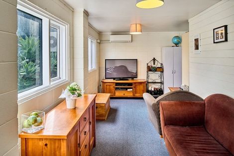 Photo of property in 6 Brora Crescent, Papakowhai, Porirua, 5024