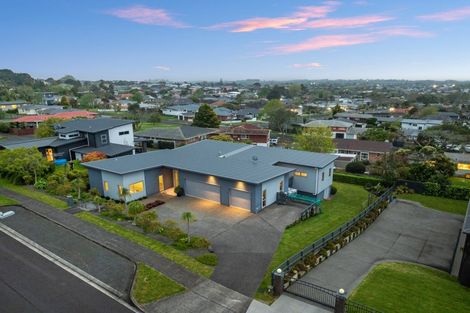Photo of property in 2 Stonedale Drive, Pukekohe, 2120