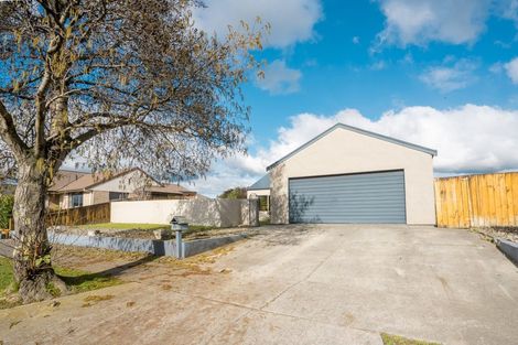 Photo of property in 10 Fernlea Avenue, Kelvin Grove, Palmerston North, 4414