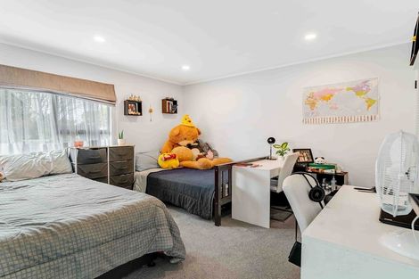 Photo of property in 12 Merida Place, Unsworth Heights, Auckland, 0632