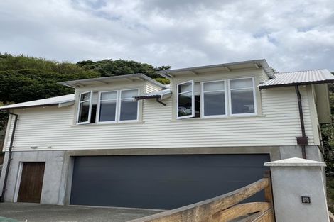 Photo of property in 90 Awa Road, Seatoun, Wellington, 6022