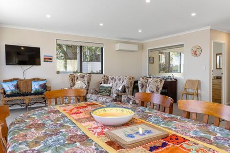 Photo of property in 1/202 Lake Terrace, Waipahihi, Taupo, 3330