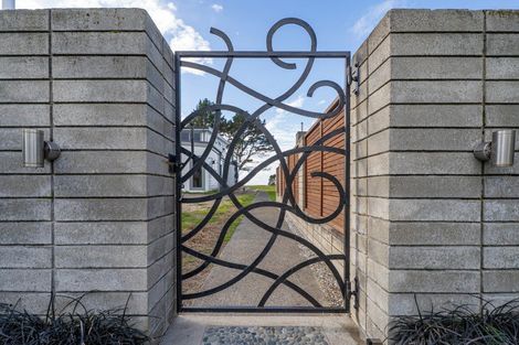 Photo of property in 166 Sands Crescent, Matarangi, Whitianga, 3592