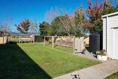 Photo of property in 9 Garth Road, Levin, 5571