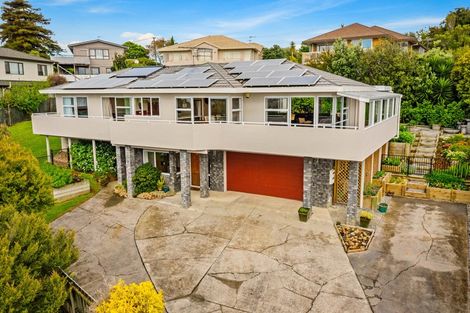 Photo of property in 22 Ballini Rise, West Harbour, Auckland, 0618
