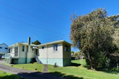 Photo of property in 82 Dundale Avenue, Blockhouse Bay, Auckland, 0600