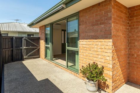 Photo of property in 4/6 Wainoni Road, Wainoni, Christchurch, 8061