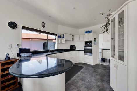 Photo of property in 5 Arden Place, Oakura, 4314