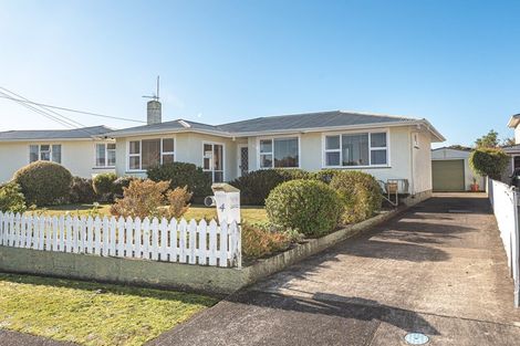 Photo of property in 4 Camellia Avenue, Aramoho, Whanganui, 4500