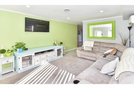 Photo of property in 8 Wairere Road, The Gardens, Auckland, 2105