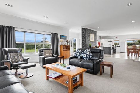 Photo of property in 270 Hughes Line, West Taratahi, Masterton, 5887